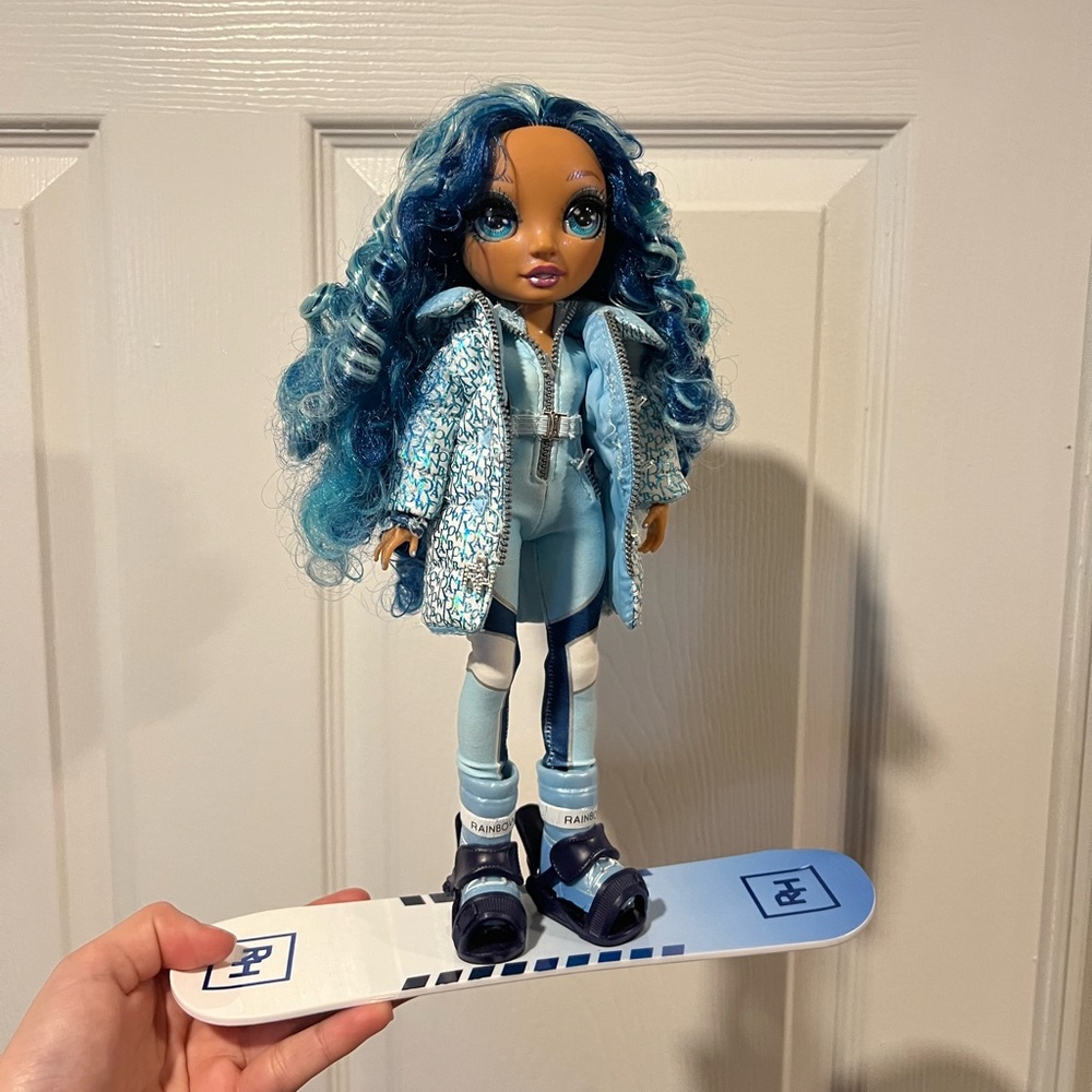 Rainbow High FashionWinter Break Doll Skyler Bradshaw
